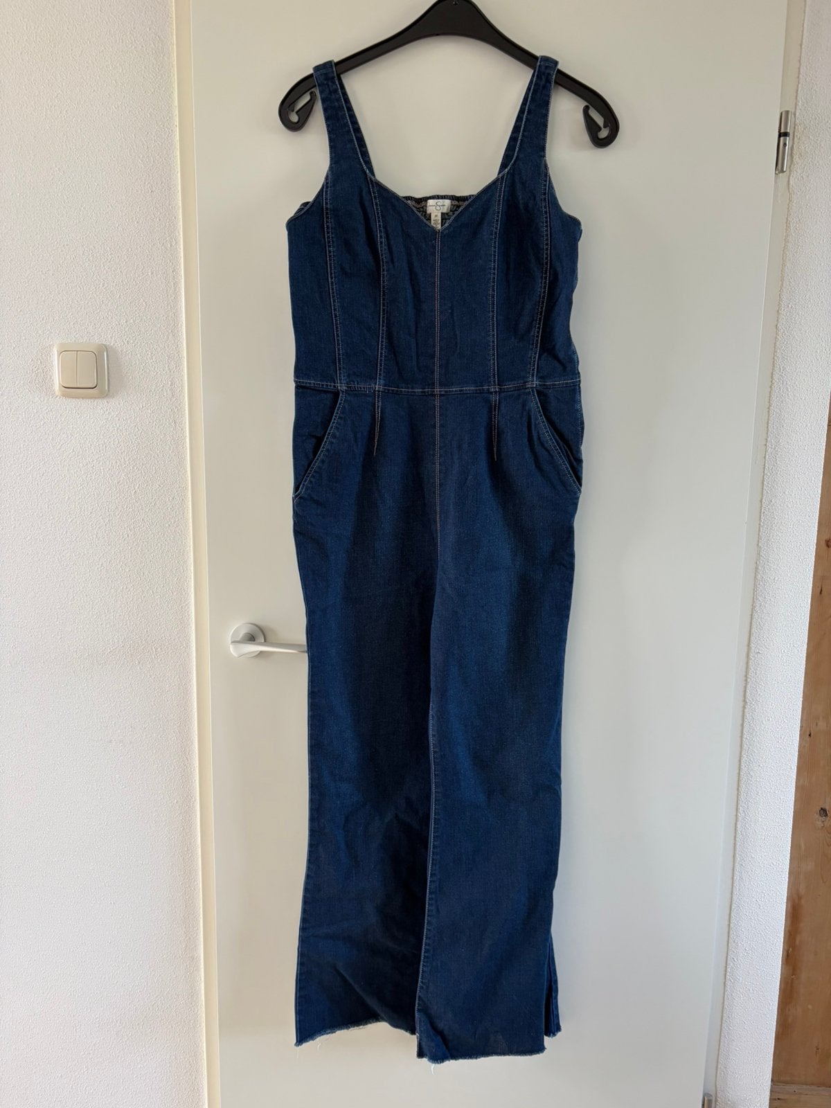 Jessica Simpson spijker jumpsuit maat 30, Kleding | Dames, Jumpsuits, Ophalen of Verzenden, Zo goed als nieuw, Maat 38/40 (M)