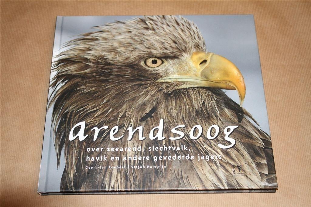 Arendsoog. Over zeearend, slechtvalk, havik e.a. ..., Ophalen of Verzenden, Zo goed als nieuw, Honden