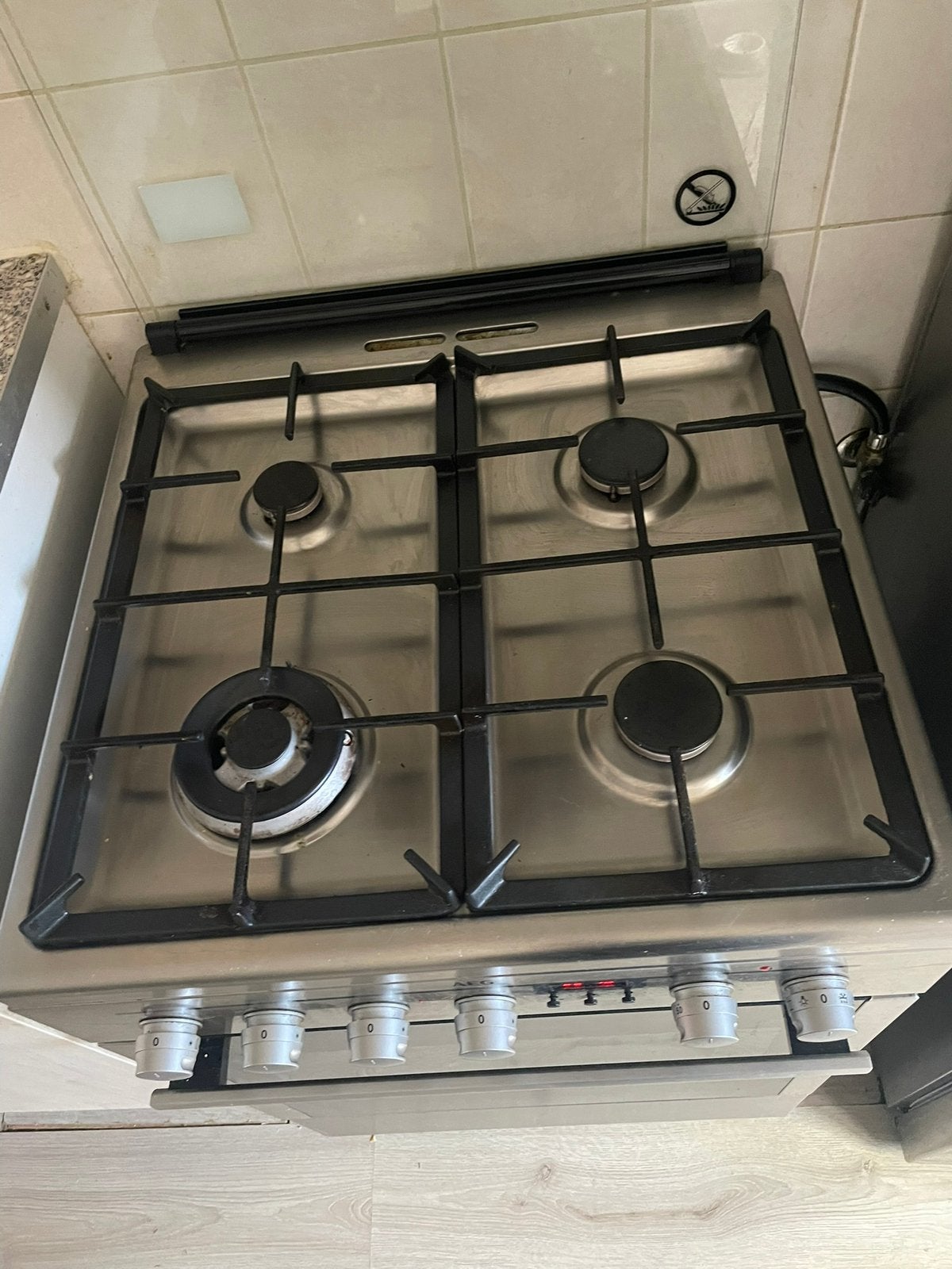 Mooi gasfornuis met oven en grill ,, Ophalen, Grill, 4 kookzones, Zo goed als nieuw