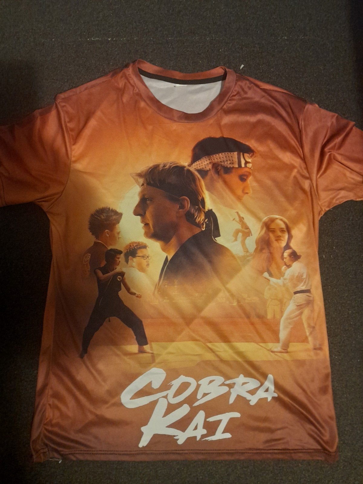 Cobra Kai T-shirt - Uniek ontwerp, Ophalen, Zo goed als nieuw, Cobra Kai, Overige maten