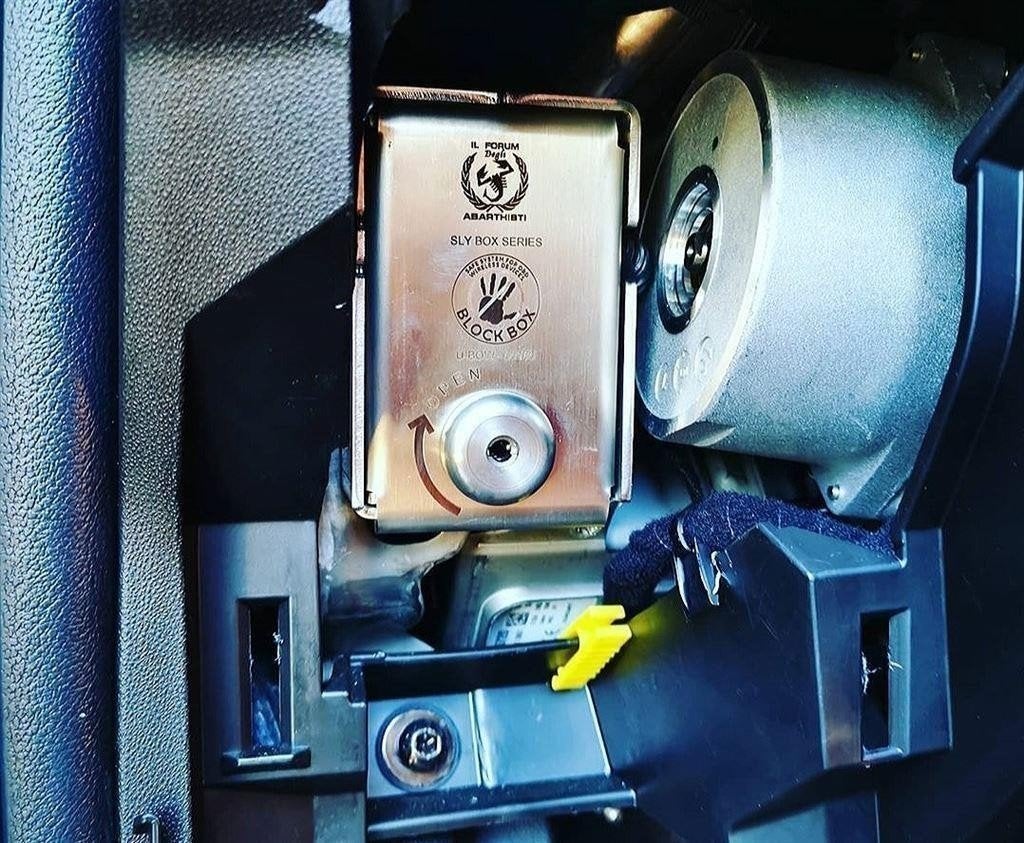 Foto 9 van RFID bescherming Autosleutels Toyota RAV4 | Keyless Entry