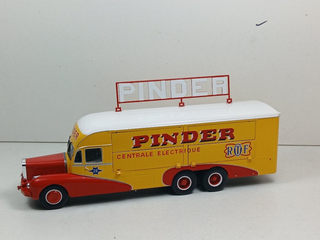 pinder bus  circus bernard 28  1951, Hobby en Vrije tijd, Ophalen of Verzenden, Zo goed als nieuw, Auto, Overige merken