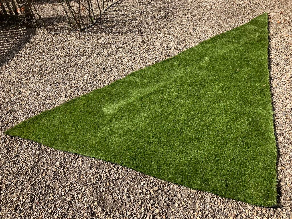 Nieuw stuk kunstgras driehoek, Tuin en Terras, Gras en Kunstgras, Ophalen, Nieuw, Minder dan 10 m², Kunstgras
