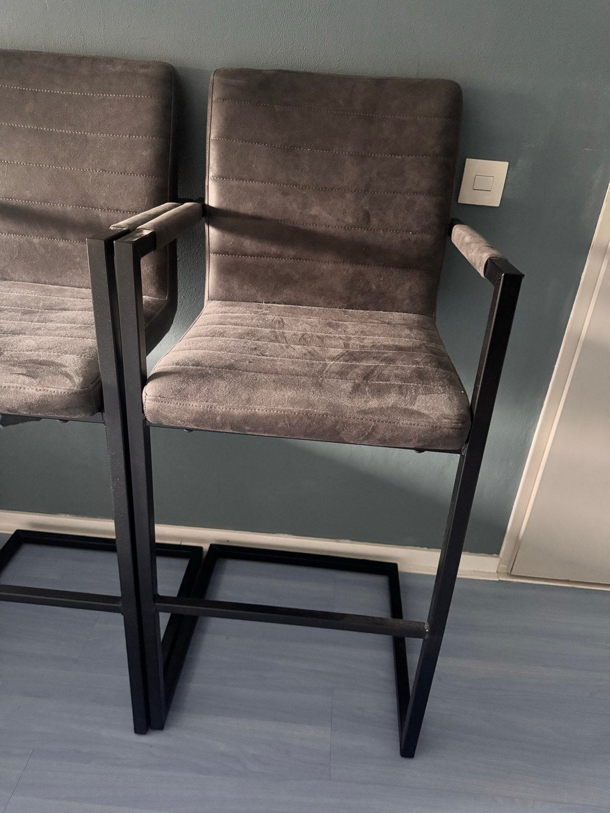 Set van 4 moderne barkrukken met armleuningen, Ophalen, Gebruikt, Met voetsteun, 90 cm of meer