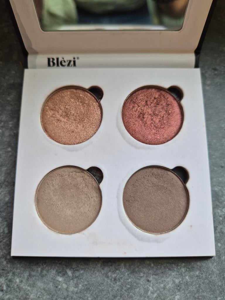 Blèzi oogschaduw palette, Ophalen of Verzenden, Zo goed als nieuw, Overige kleuren, Ogen