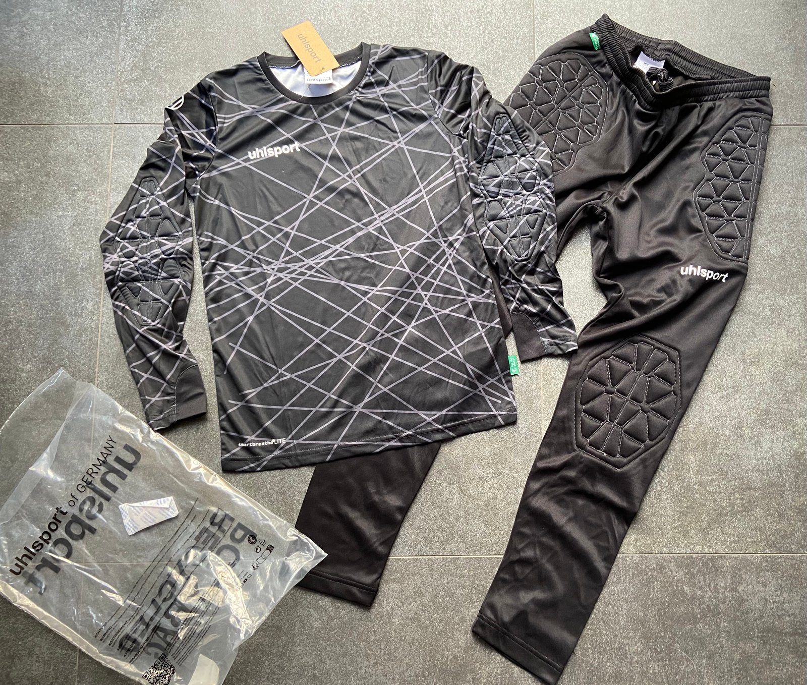 Nieuwe keepershirt keepersbroek zwart maat 164 Uhlsport, Maat XS of kleiner, Ophalen of Verzenden, Nieuw, Set
