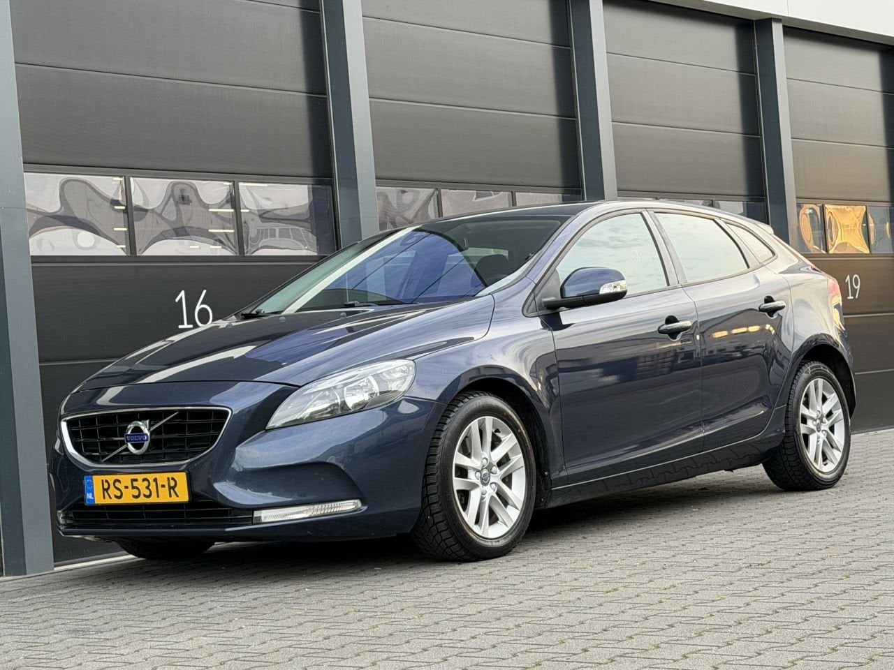 Volvo V40 1.6 D2 Navi Clima AUTOMAAT (bj 2013), Auto's, Volvo, Automaat, Blauw, Bedrijf, 140 €/maand
