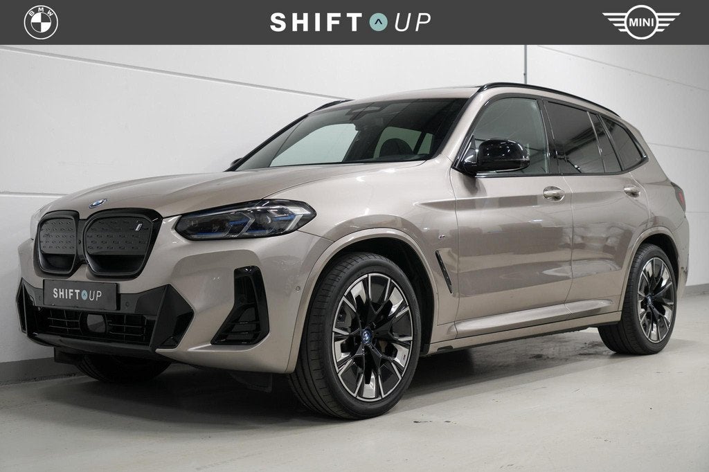 BMW iX3 80 kWh M-Sport | Panoramadak | Harman Kardon, Automaat, Achterwielaandrijving, Gebruikt, 750 kg