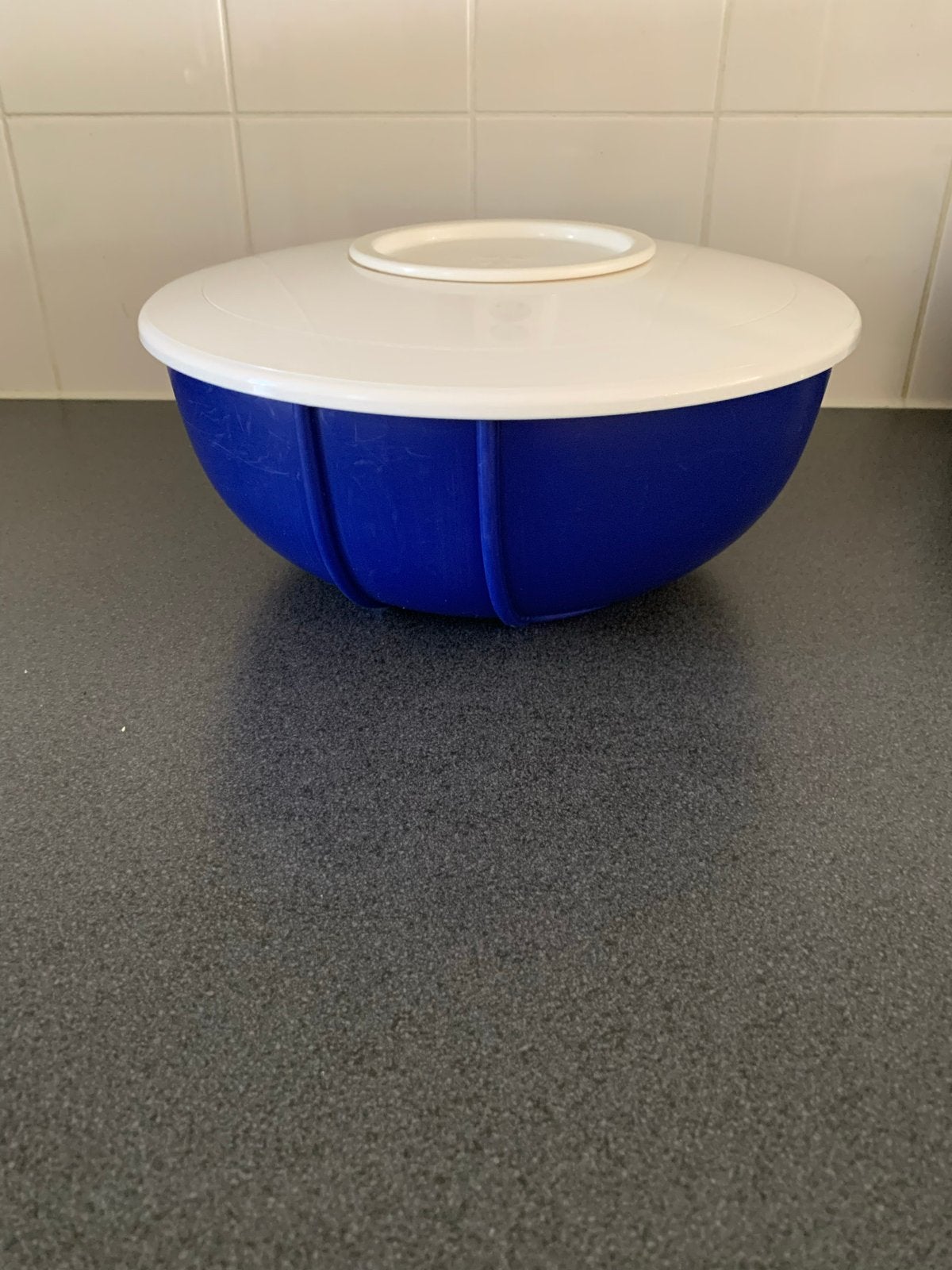 Grote Tupperware beslagkom - 5 liter, Gebruikt, Blauw, Ophalen of Verzenden, Met deksel
