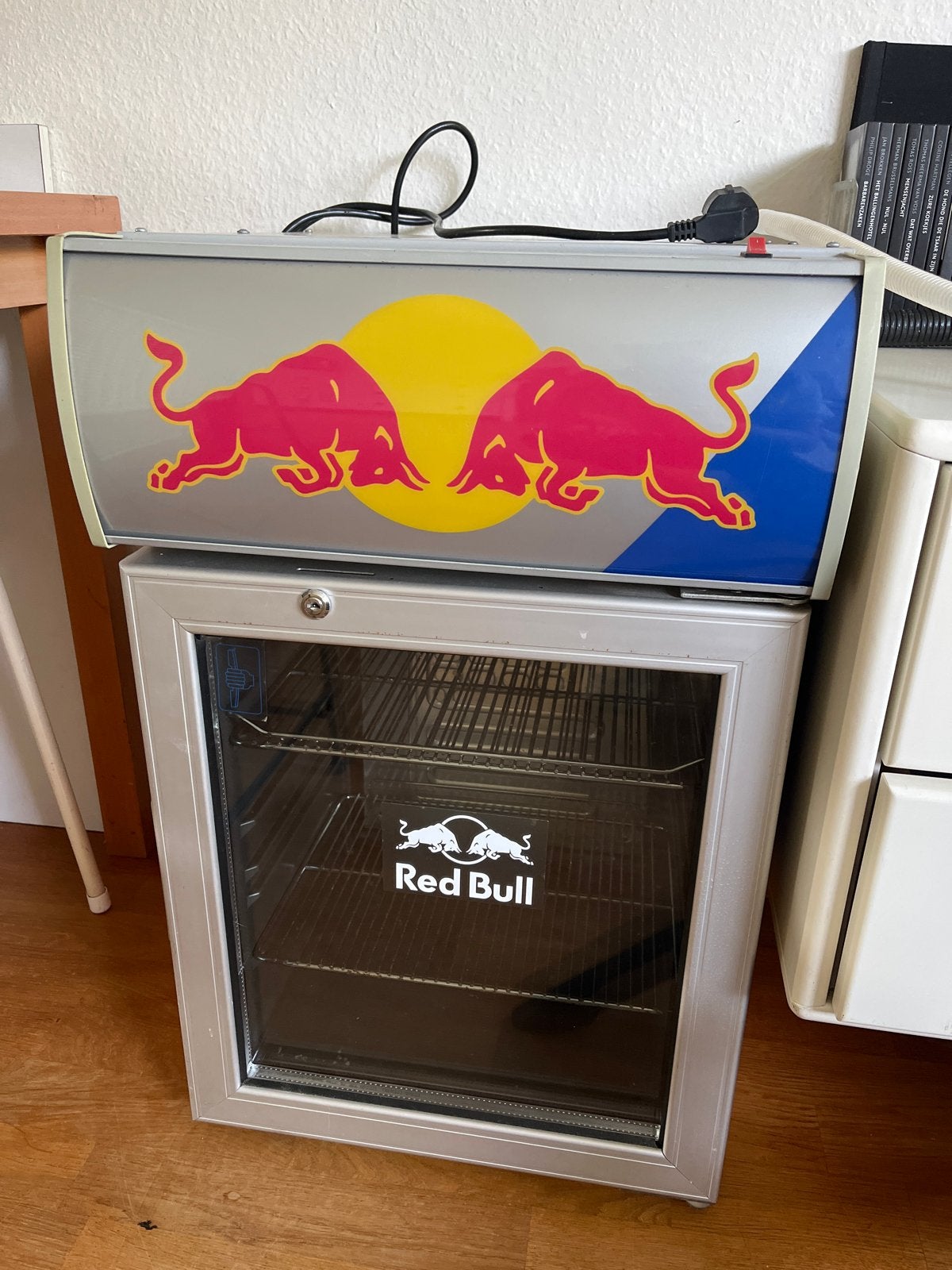 Red Bull Mini Koelkast - Perfect voor Drankjes, Ophalen, Minder dan 75 liter, Zonder vriesvak, Gebruikt