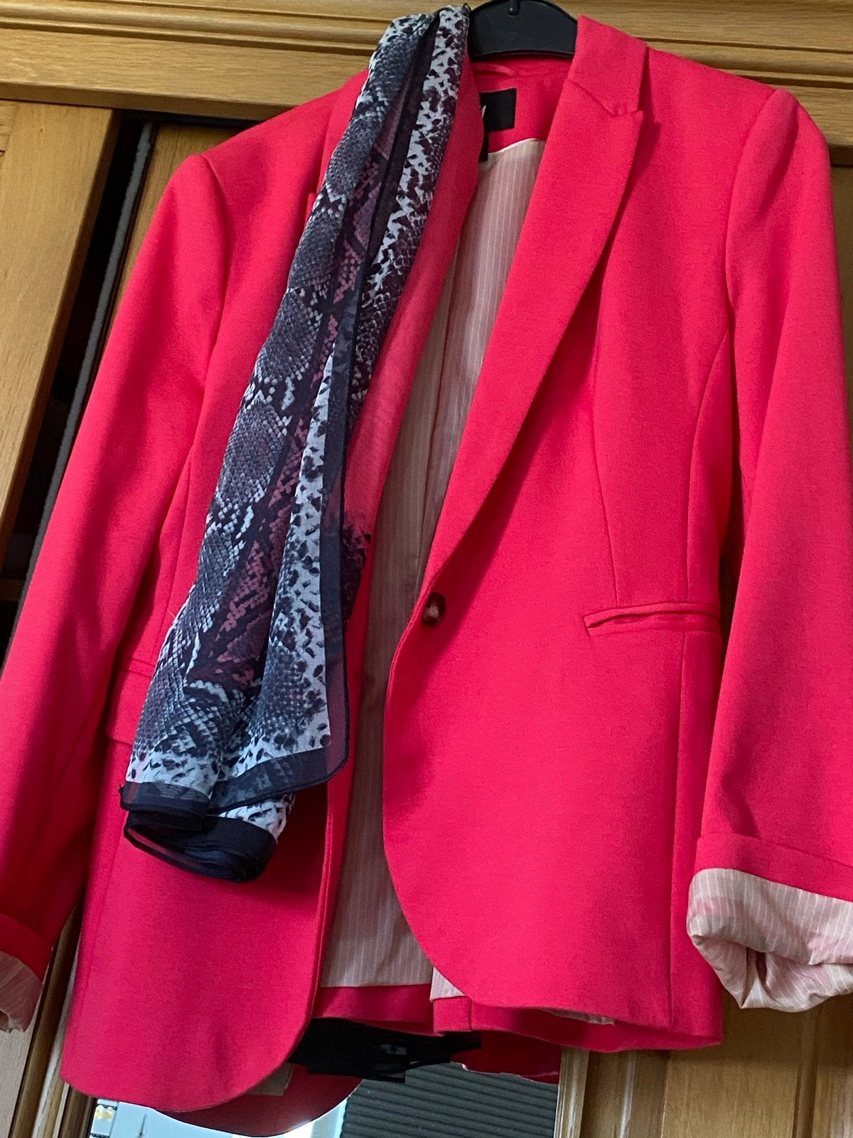 H&M Roze Blazer Maat 42 met Sjaal, Maat 42/44 (L), Ophalen of Verzenden, Zo goed als nieuw, Jasje