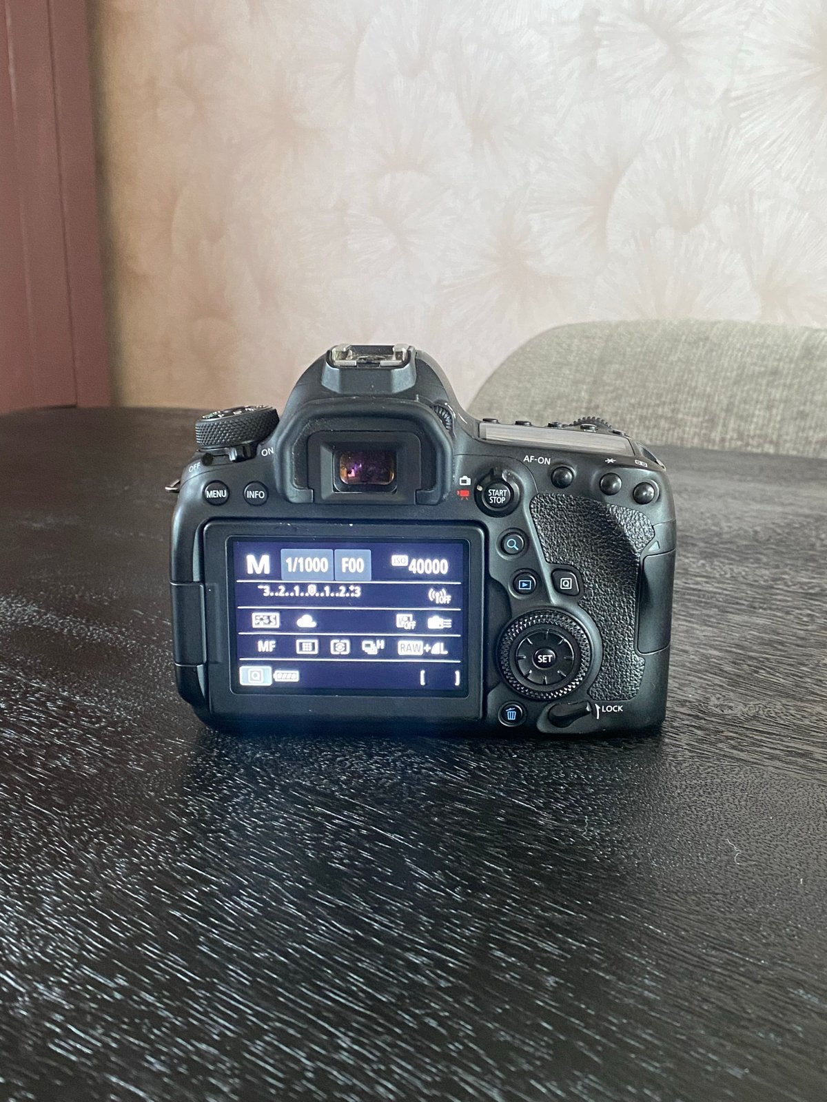 Foto 5 van Canon EOS 6D Mark II Body