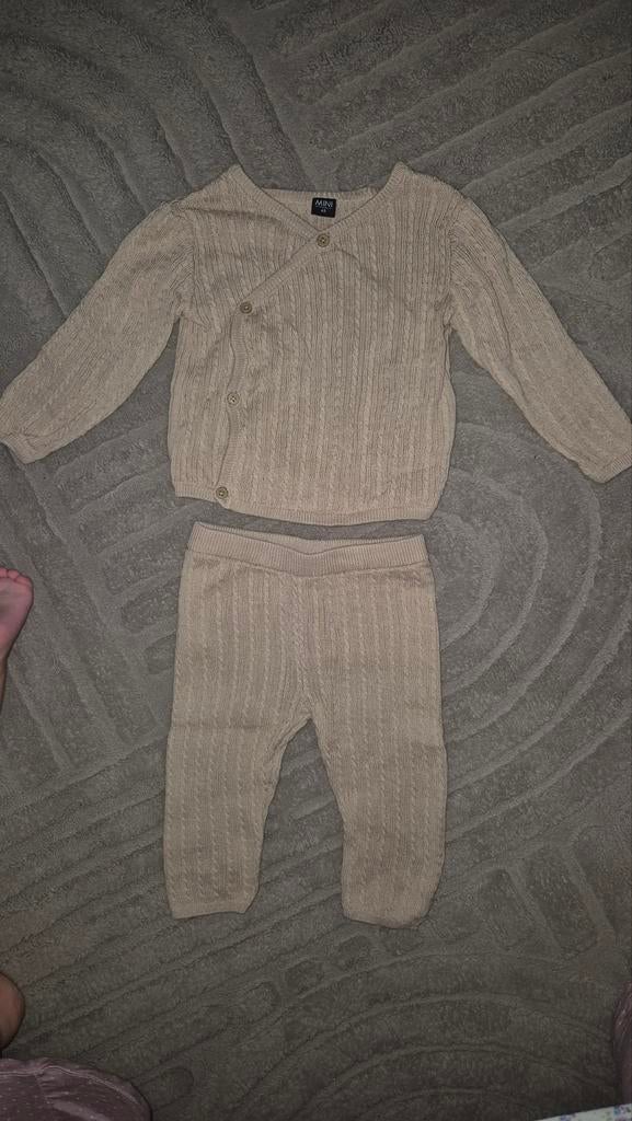 Schattige gebreide baby set - trui en broekje maat 56, Ophalen of Verzenden, Zo goed als nieuw, Overige maten