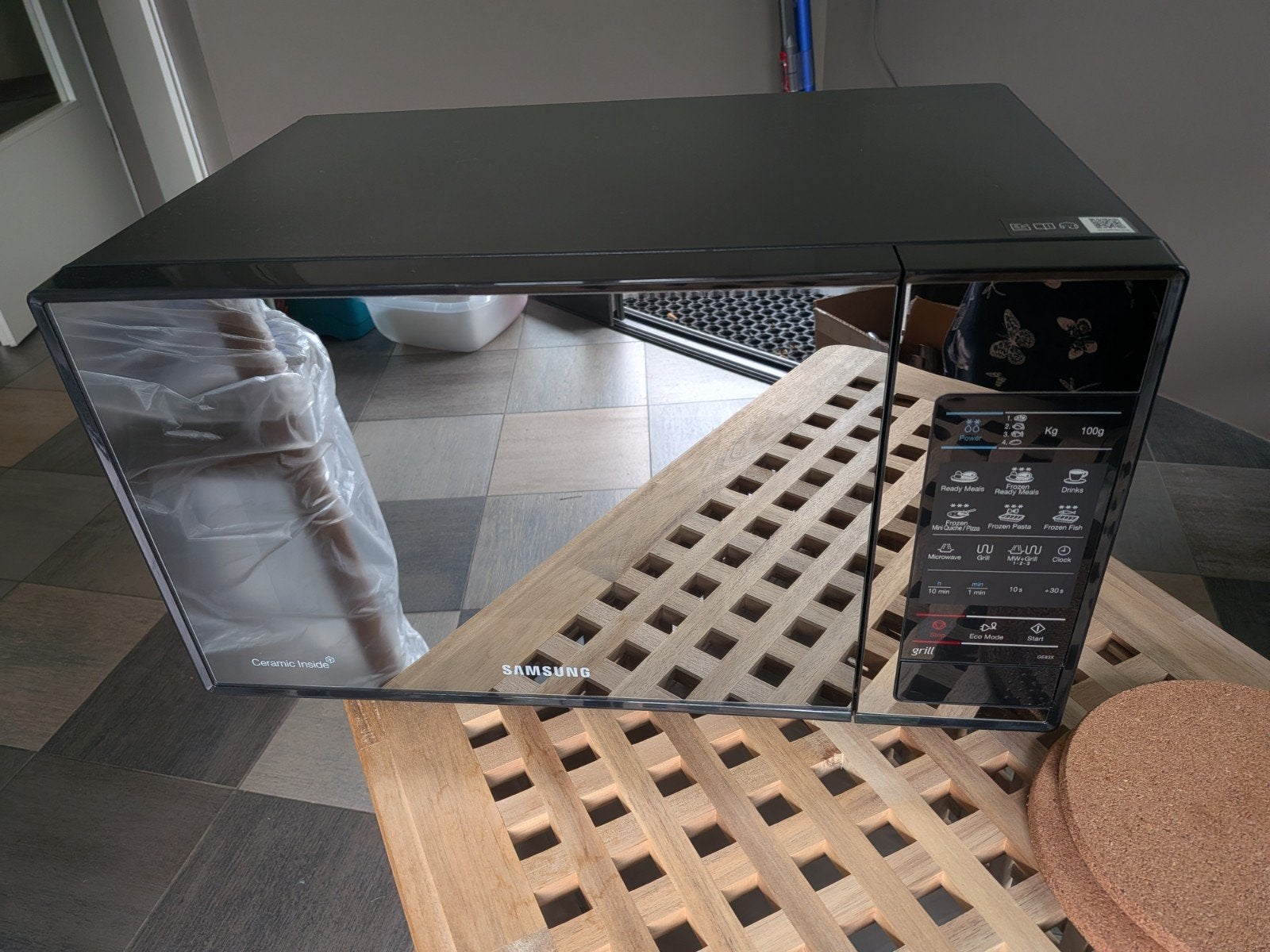 Samsung GE83X magnetron met grill, 23L - Zo goed als nieuw, Ophalen, Combimagnetron, Grill, Zo goed als nieuw