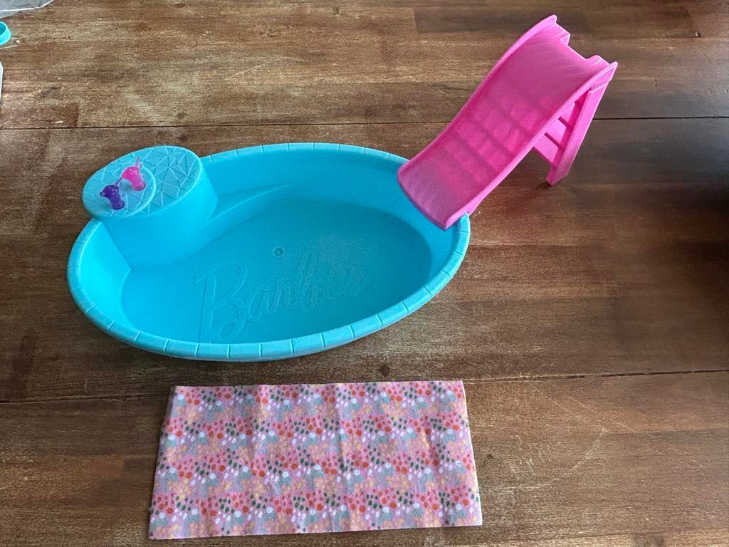 Barbie Zwembad met Roze Glijbaan en Accessoires, Ophalen of Verzenden, Nieuw, Jongen of Meisje