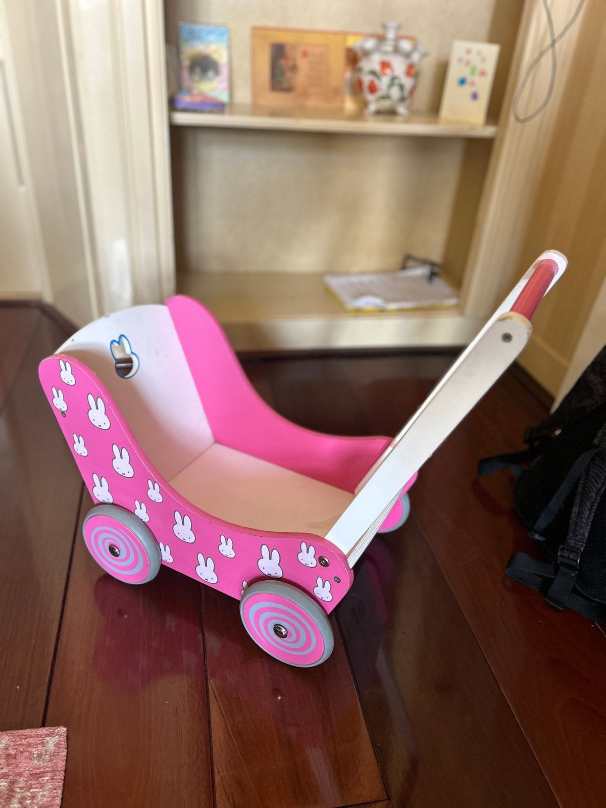 Houten Nijntje Poppenwagen Roze, Ophalen of Verzenden, Gebruikt, Overige typen
