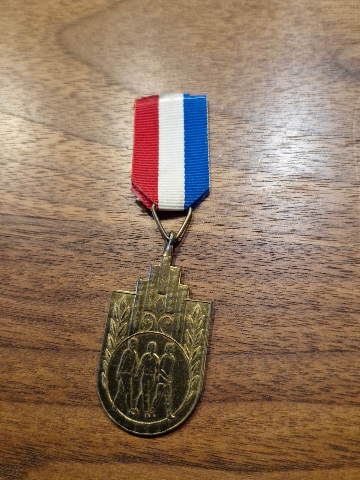 324 Vintage Medaille WSV D.E.W. Escharen met lint, Postzegels en Munten, Penningen en Medailles, Ophalen of Verzenden