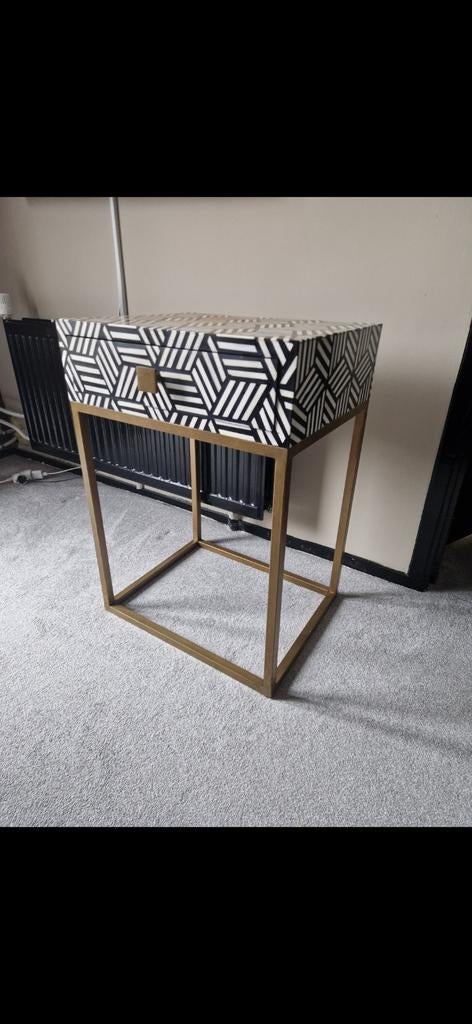 Richmond Interiors Bliss Kast / Nachtkastje, Ophalen, 50 tot 100 cm, Vierkant, Zo goed als nieuw