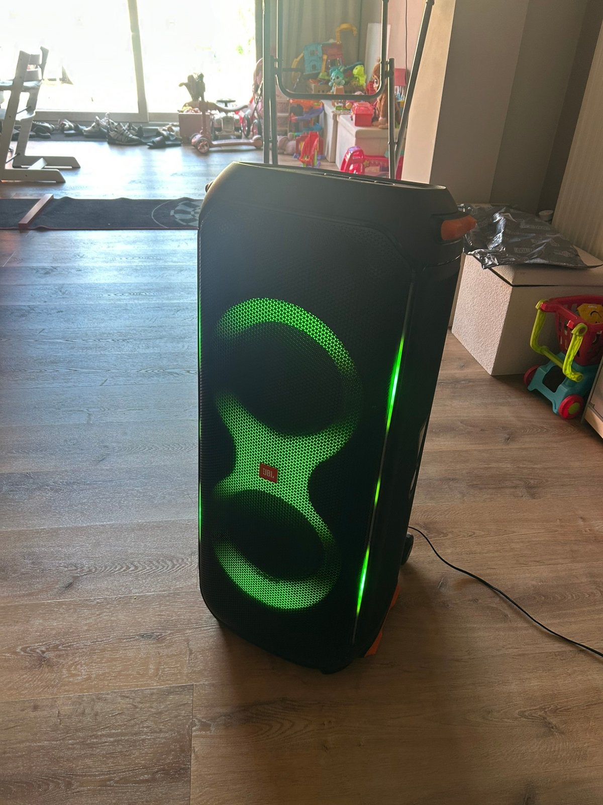 JBL 710 partybox speaker