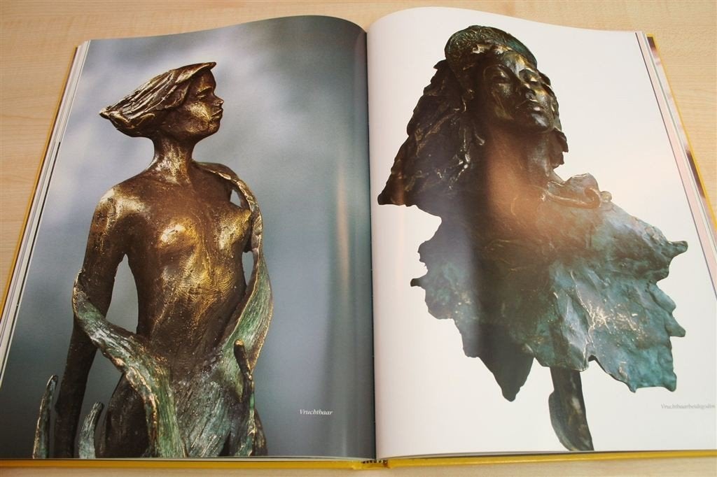 Kunstboek Marianne Houtkamp — Haar Oeuvre in Brons & Kleur, Ophalen of Verzenden, Zo goed als nieuw
