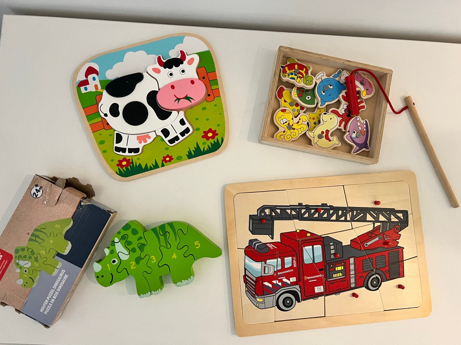 houten vissenspel, koe-puzzel, dino puzzel, brandweerpuzzel, Ophalen, 2 tot 4 jaar, Zo goed als nieuw, Van hout