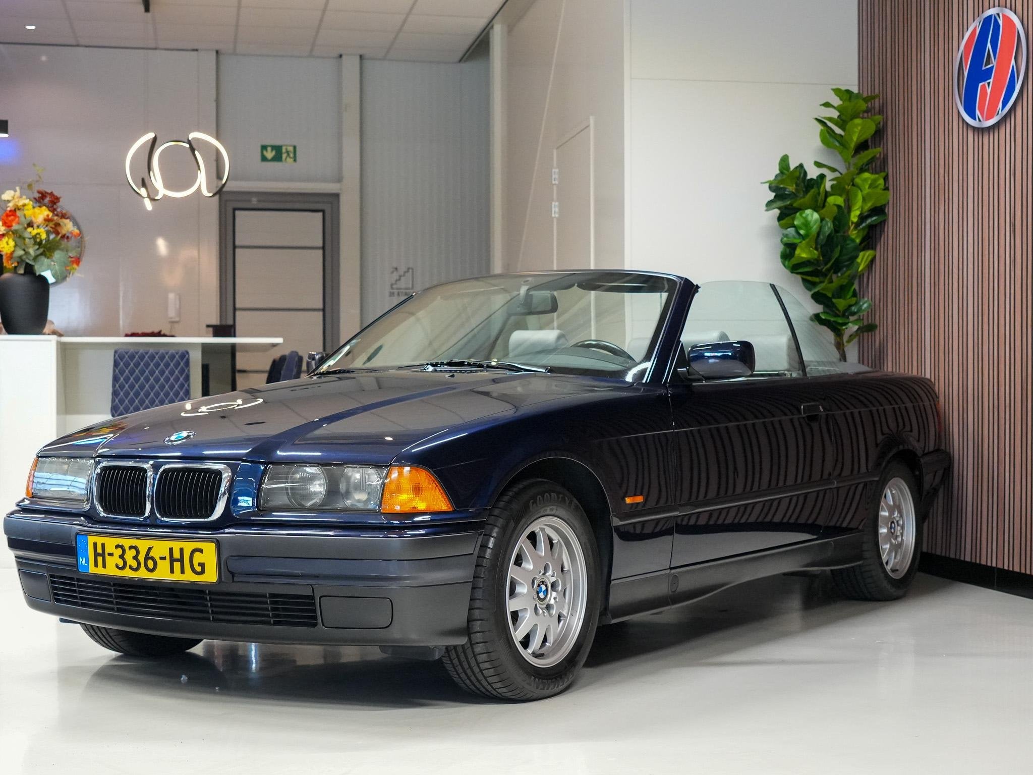 BMW 3-serie Cabrio 320i, 1385 kg, Gebruikt, Huisgarantie, 11 km/l
