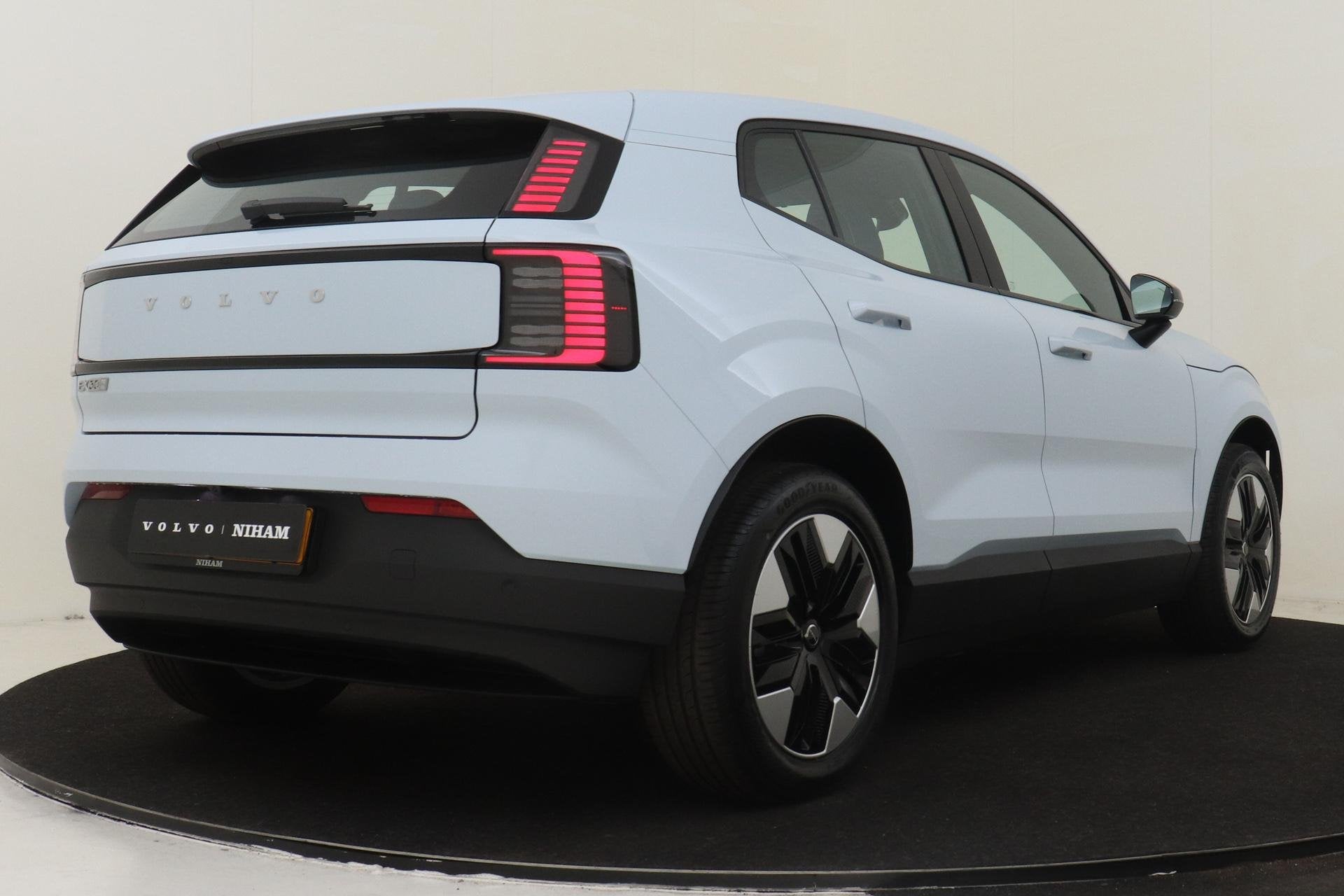 Volvo EX30 SINGLE MOTOR EXTENDED RANGE CORE 69 kWh -CLIMATE|, Auto's, Volvo, Automaat, Achterwielaandrijving, Blauw, Leder en Stof