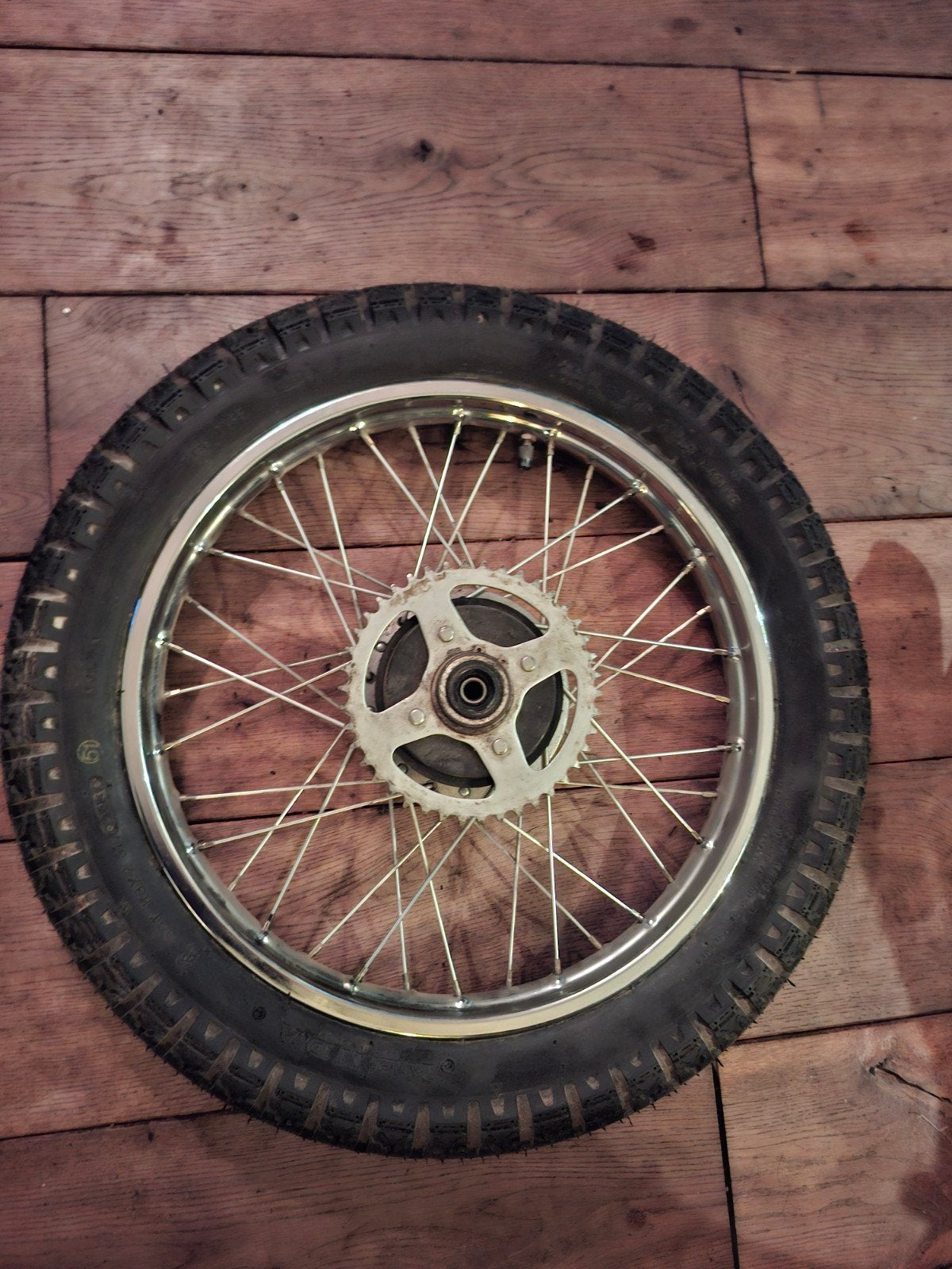 Honda SS50 Achterwiel - Compleet met Band en Tandwiel, Ophalen of Verzenden, Gebruikt, Overige typen, Honda