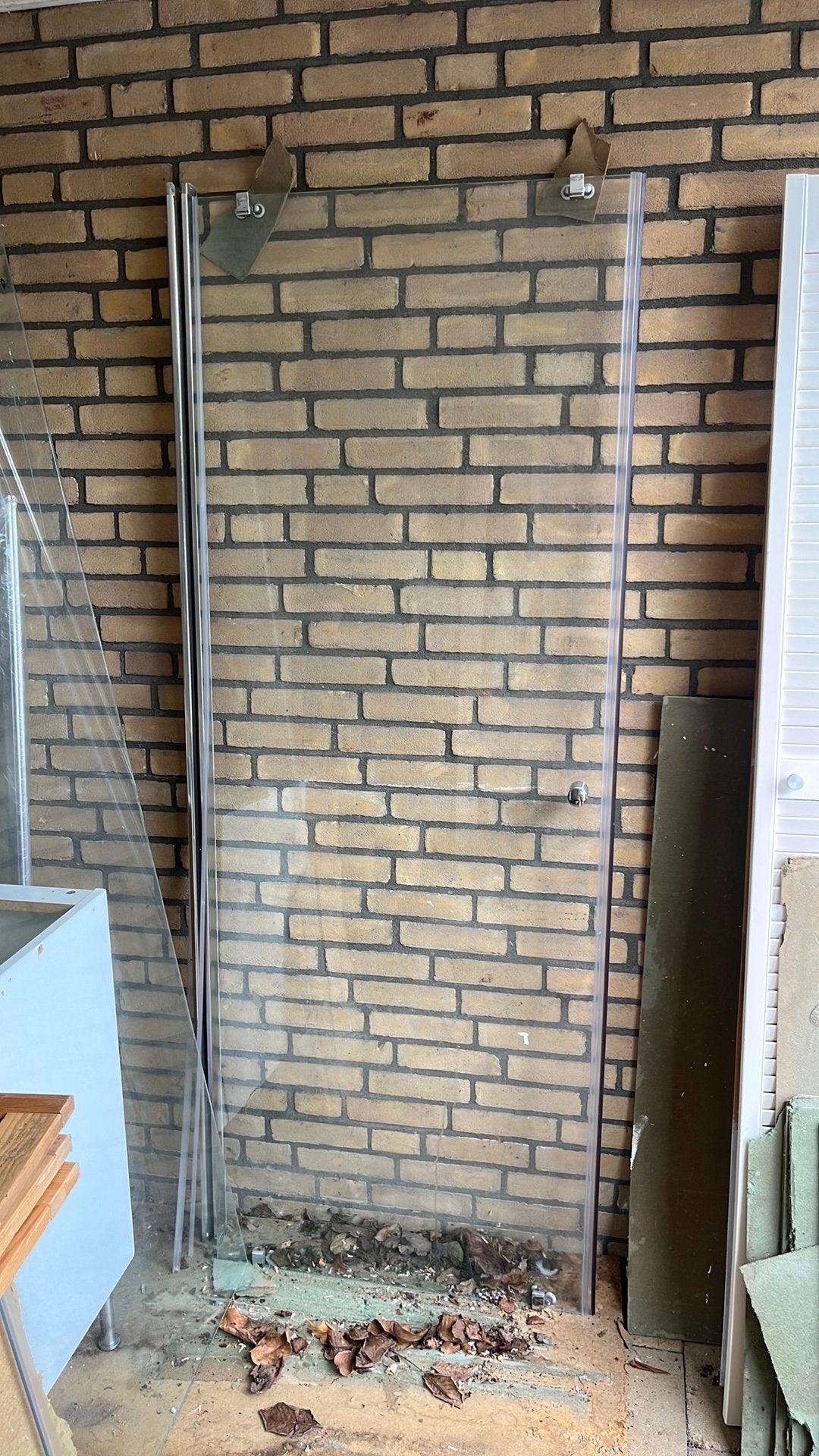 Gratis glazen douchedeur en een glazen wand., Ophalen, Overige typen, 50 tot 100 cm, Zo goed als nieuw