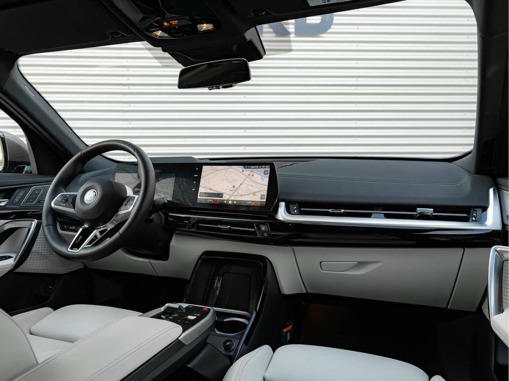 BMW iX2 eDrive20 - M-Sport Pro - M Compound Rem - Trekhaak -, Auto's, BMW, 478 km, 750 kg, 24 min, 24 maanden