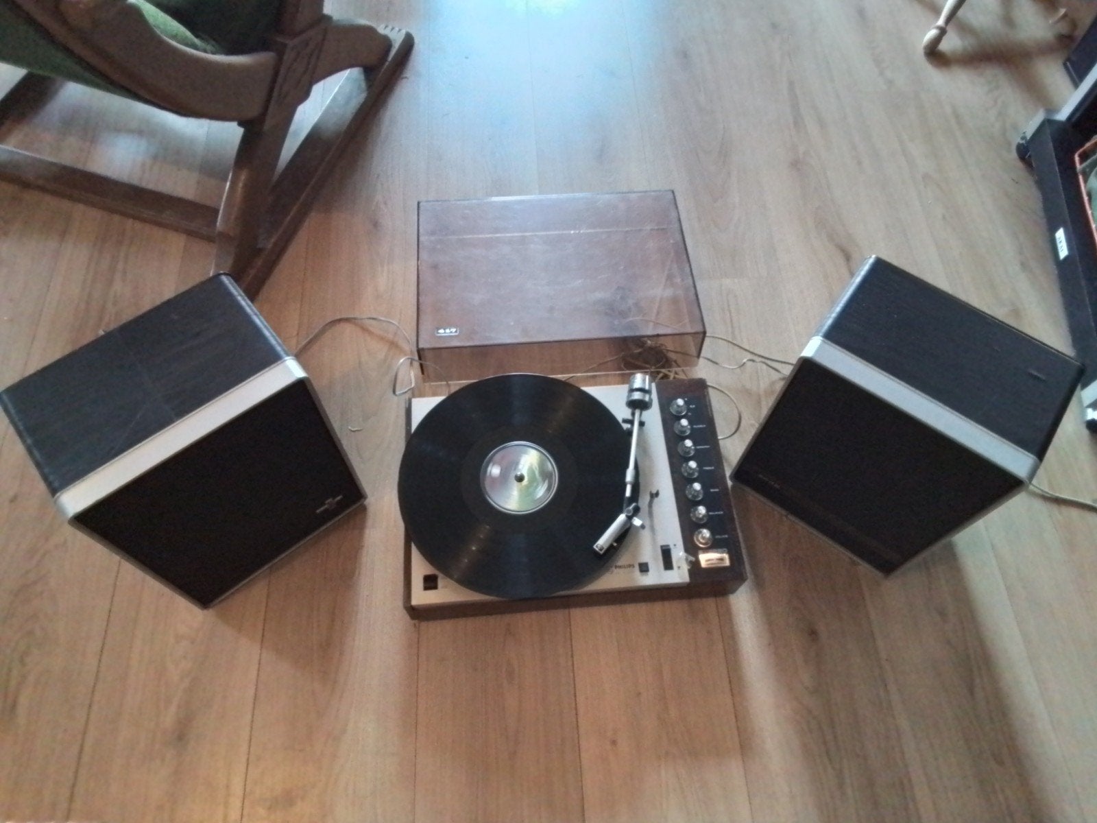 vintage platenspeler met ingebouwde versterker en 4 boxen, Ophalen, Gebruikt, Audiokanaal 2, Philips