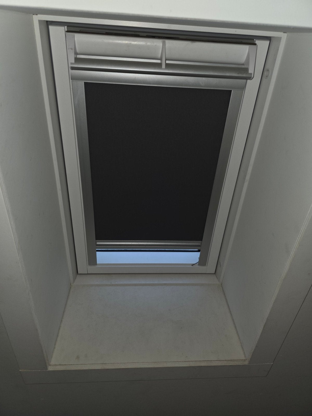 VELUX Dakraam Rolgordijn - Donkergrijs VE519, Overige merken, Verduisterend, Ophalen of Verzenden, Zo goed als nieuw