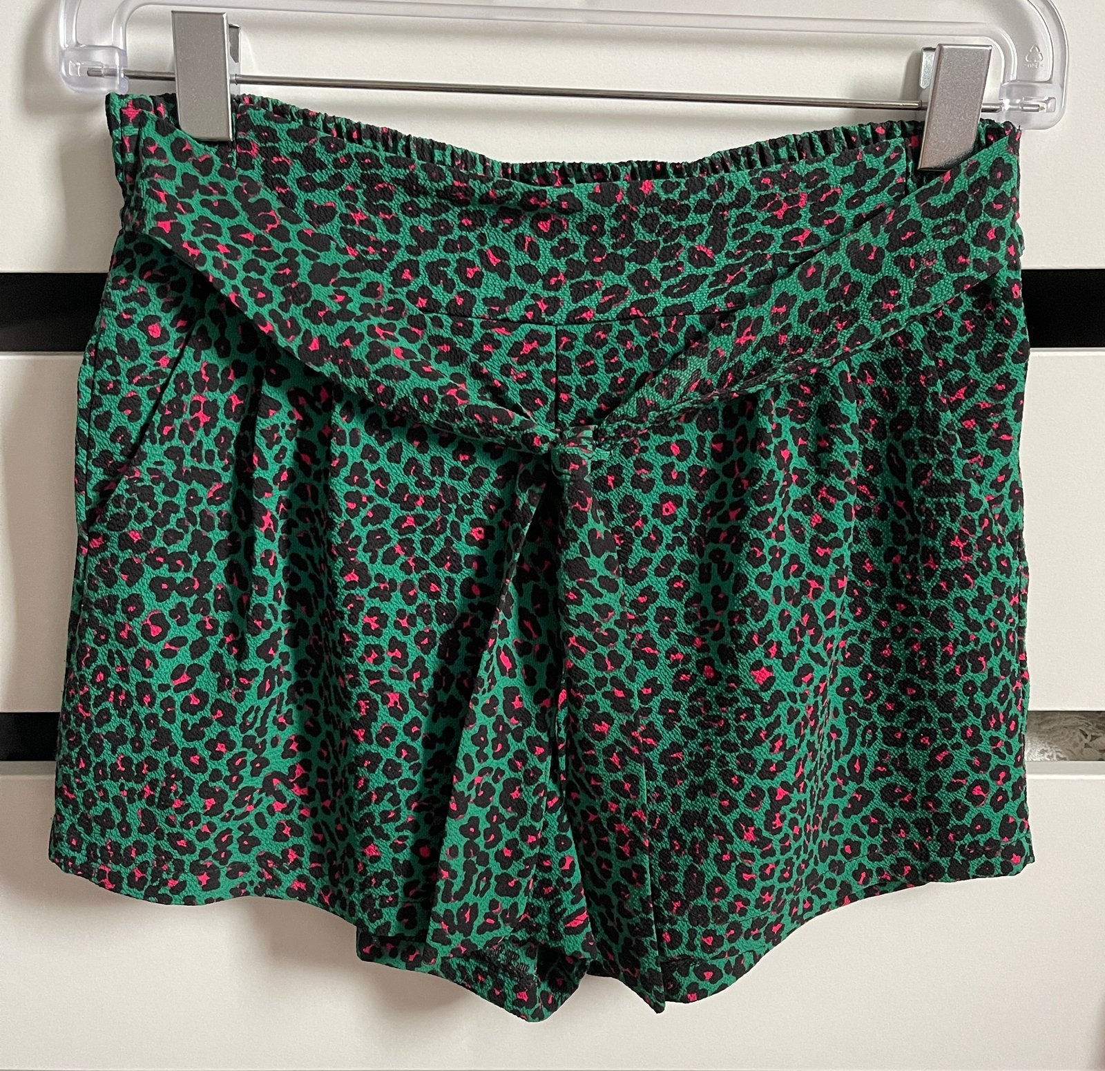 Panterprint korte broek, S, Kort, Ophalen of Verzenden, Zo goed als nieuw, Maat 36 (S)