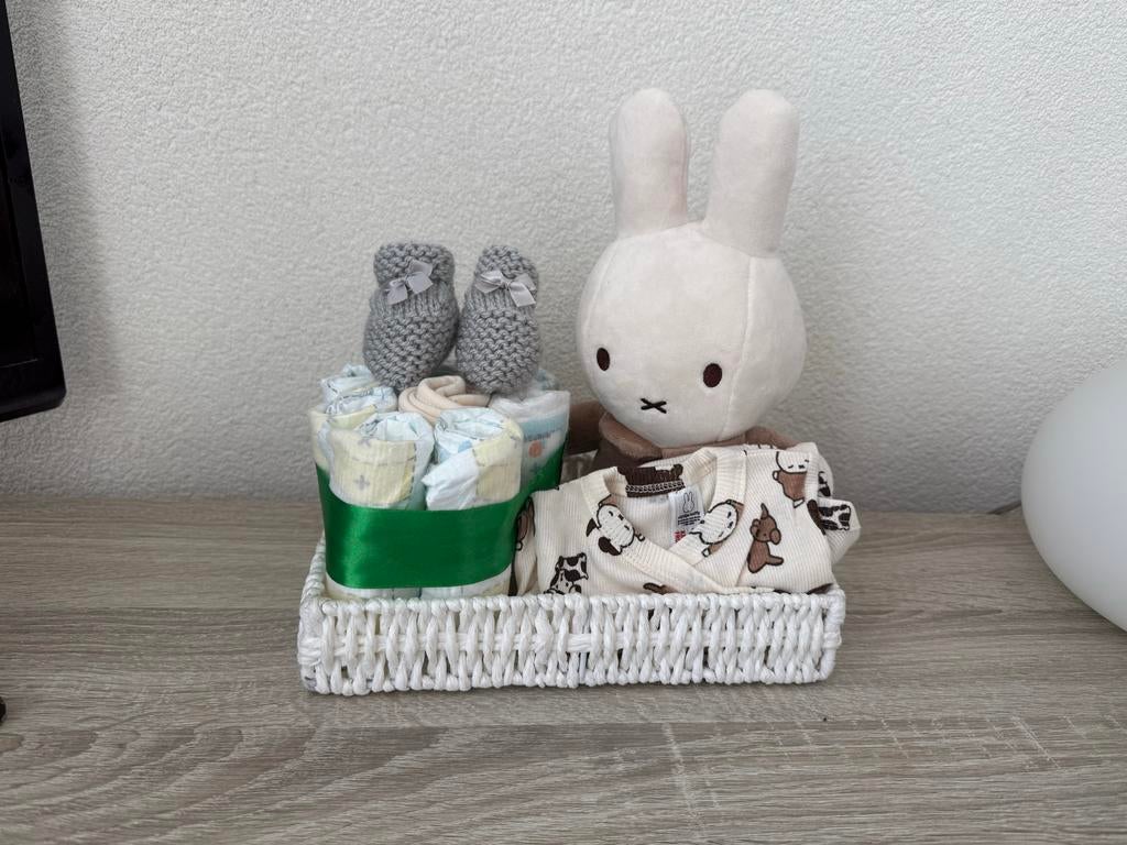 Schattig Kraamcadeau Mandje: Nijntje, Luiercake & Rompertje, Ophalen, Nieuw, Kraamcadeau