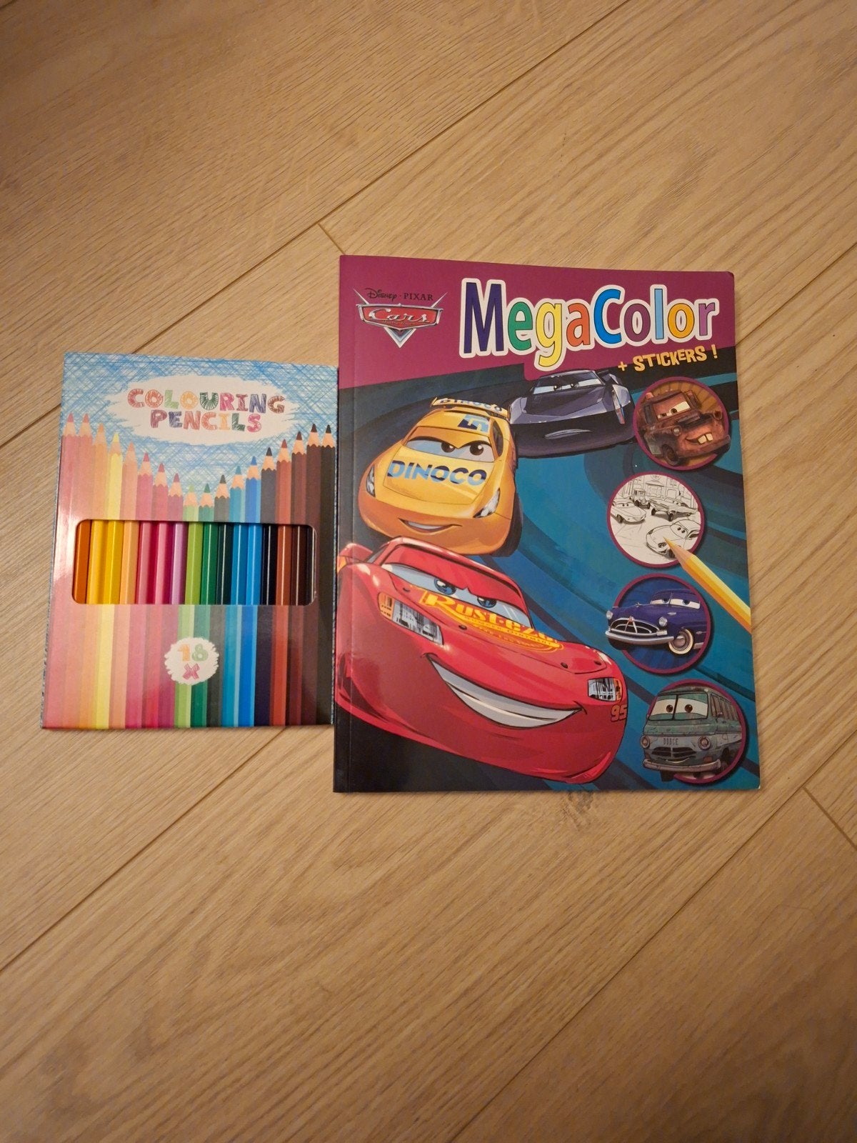 Cars MegaColor kleurboek met stickers en kleurpotloden, Ophalen, Nieuw, Knutselen