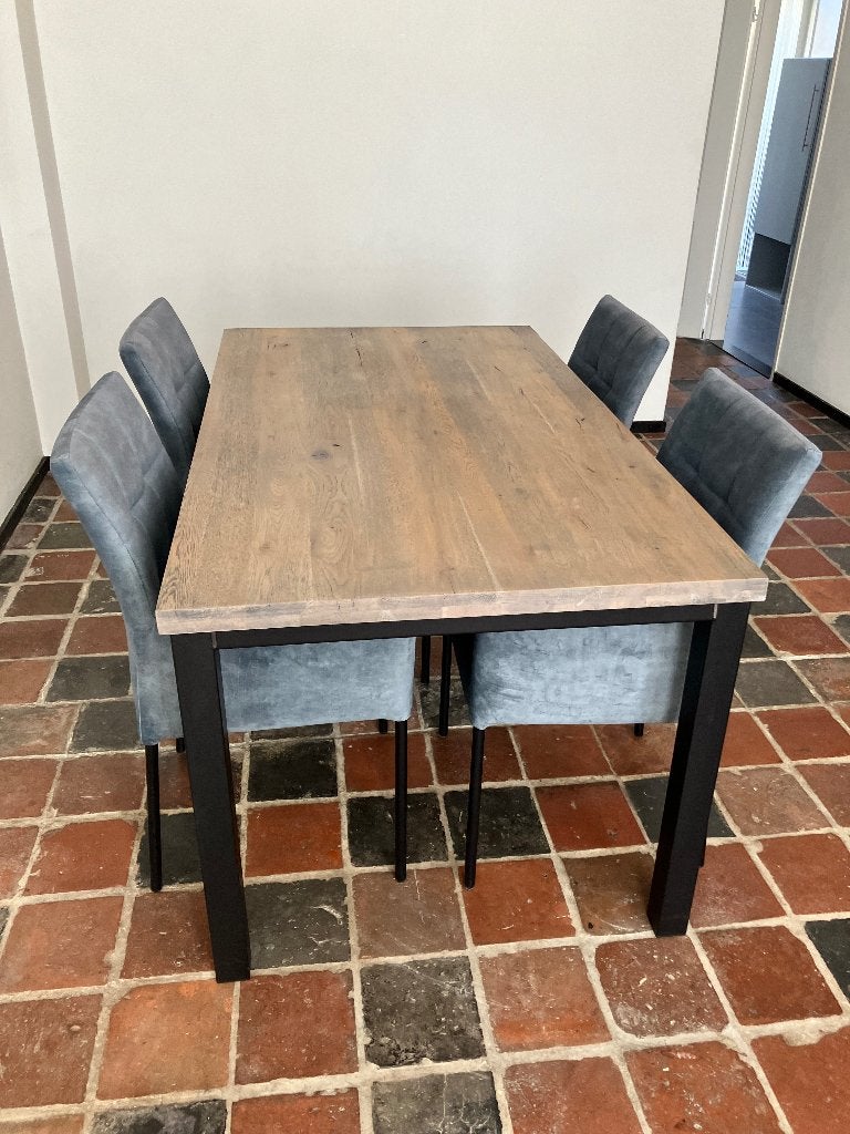 Eettafel + 4 stoelen, Ophalen, Eikenhout, 50 tot 100 cm, Zo goed als nieuw