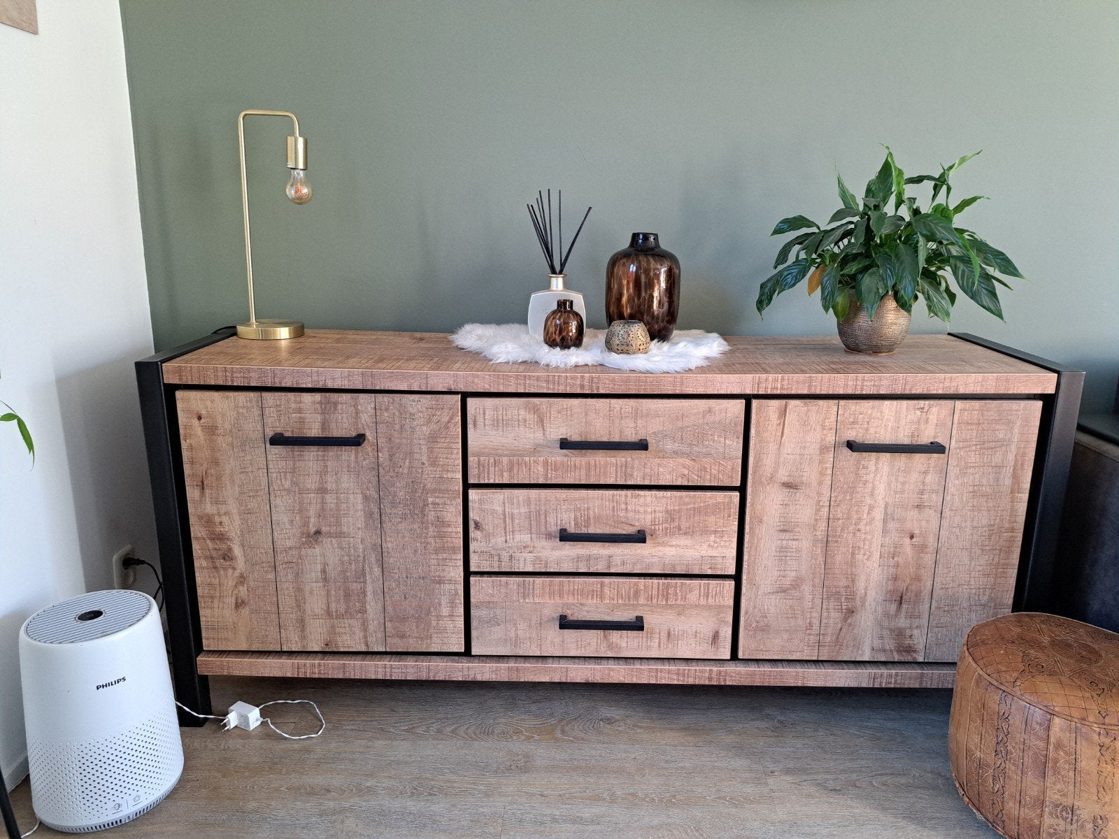Stoer dressoir met industriële look en veel opbergruimte, Huis en Inrichting, Gebruikt, Met lade(s), 150 tot 200 cm, Industrieel