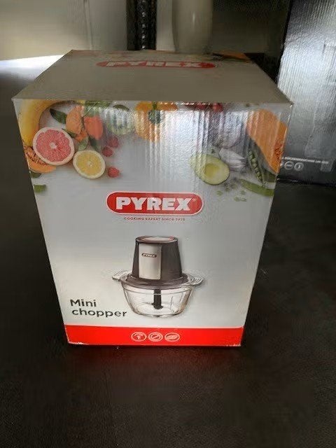 Pyrex mini chopper/hakmolen nieuw in doos, Nieuw, Ophalen of Verzenden, Zwart, Metaal