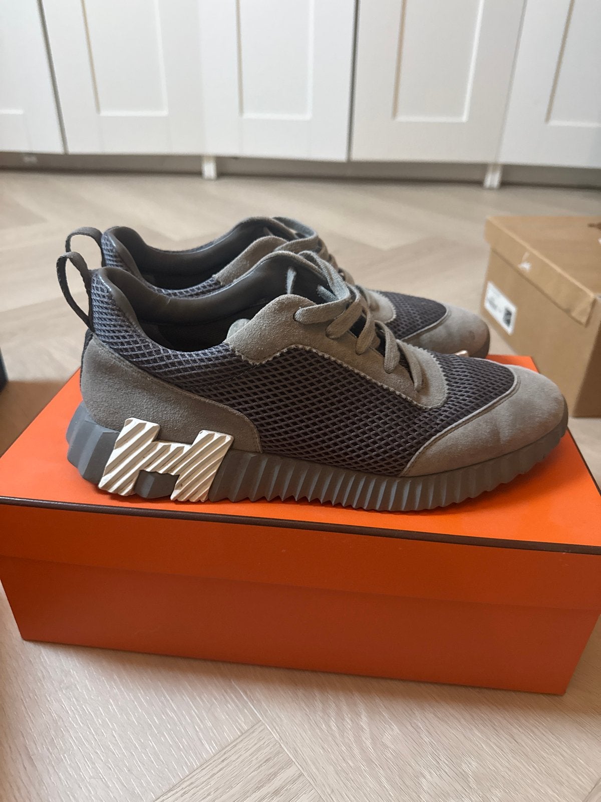 Hermes Bouncing Sneakers 42 Origineel, Ophalen of Verzenden, Zo goed als nieuw, Overige kleuren, Sneakers of Gympen