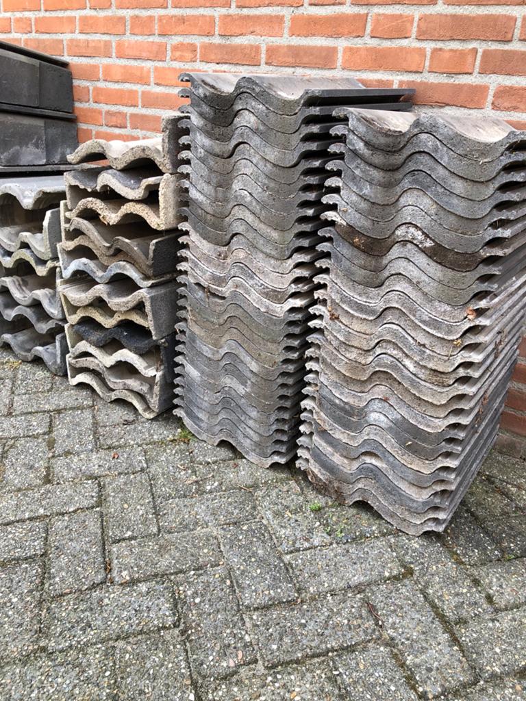 Neroma en Sneldek Gevelpannen + Betonnen Nokvorsten, Ophalen, Gebruikt, Minder dan 5 m², Dakpannen