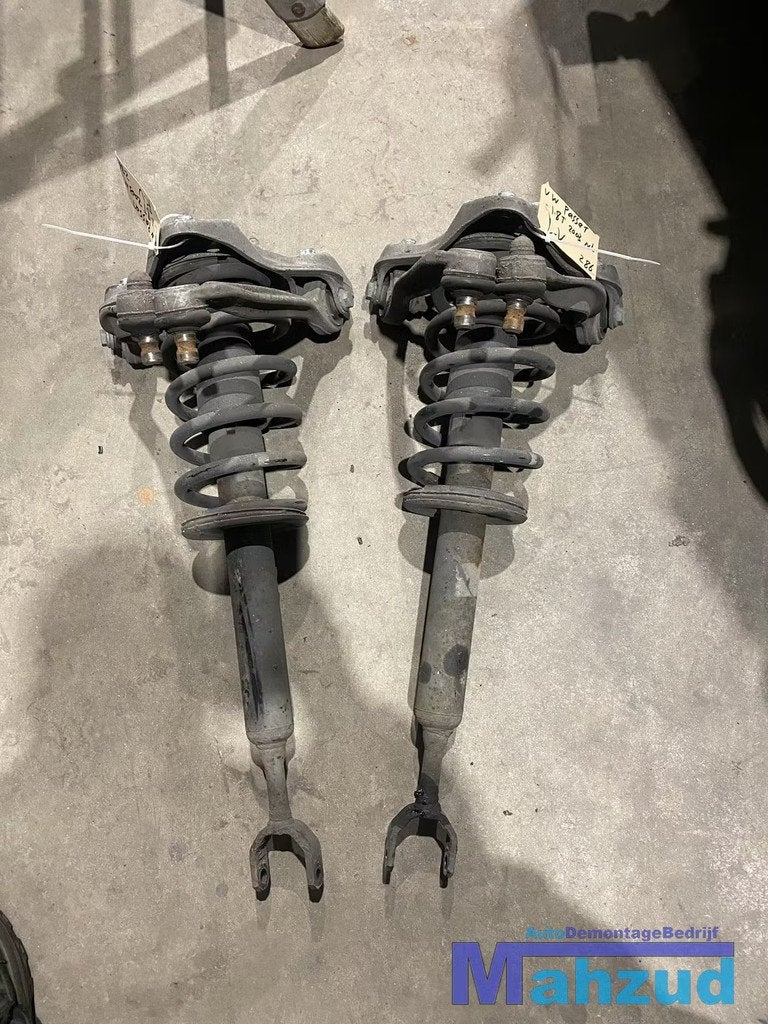 VW PASSAT 3B3 3B6 Veerpoot compleet rechts links voor, Auto-onderdelen, Gebruikt, Volkswagen, Volkswagen AG, Berliner Ring 2
38440  Wolfsburg, DE