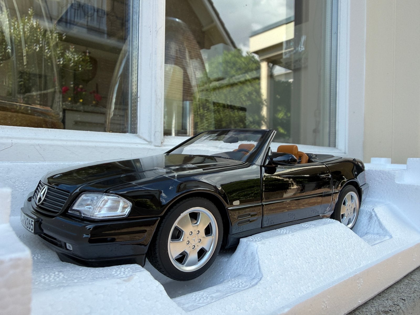 1:18 Mercedes R129 SL500 zwart 1999 Norev 183750, Hobby en Vrije tijd, Modelauto's | 1:18, Auto, Norev, 70-72 Av. de Bohlen, Vaulx-en-Velin, 69120, France