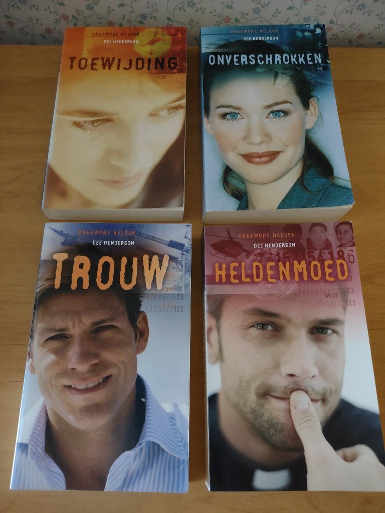 Serie: Ongewone helden (nog 3 delen)- Dee Henderson, Boeken, Ophalen of Verzenden, Gelezen