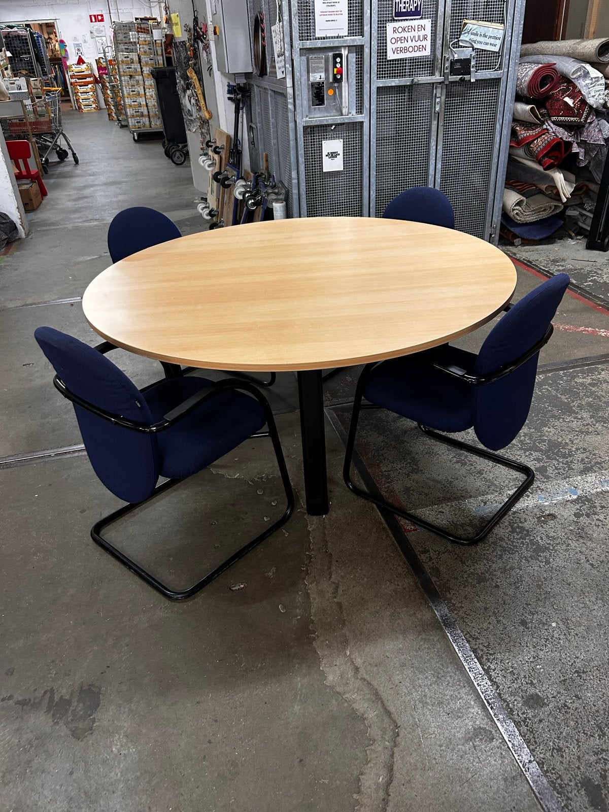 Ronde vergadertafel met 4 stoelen - diameter 160 cm, Ophalen, Gebruikt, Rond, 60 cm of meer