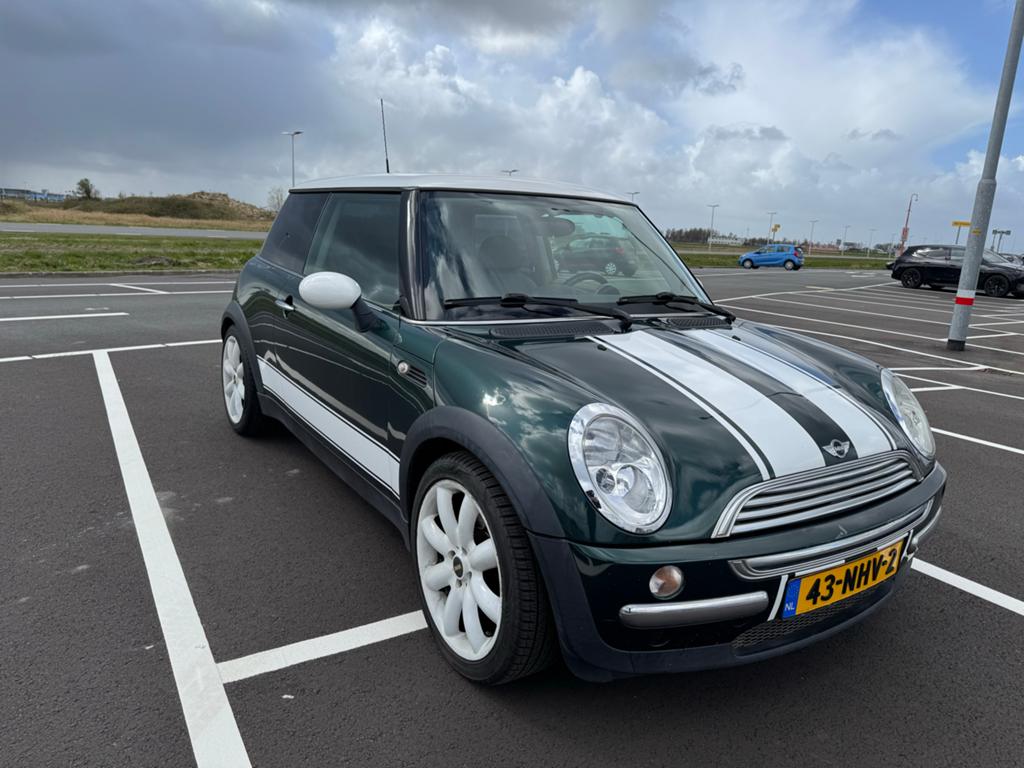 Mini 1.6 16V Cooper 2004 Racing Green, Auto's, Voorwielaandrijving, 15 km/l, 4 cilinders, 4 stoelen