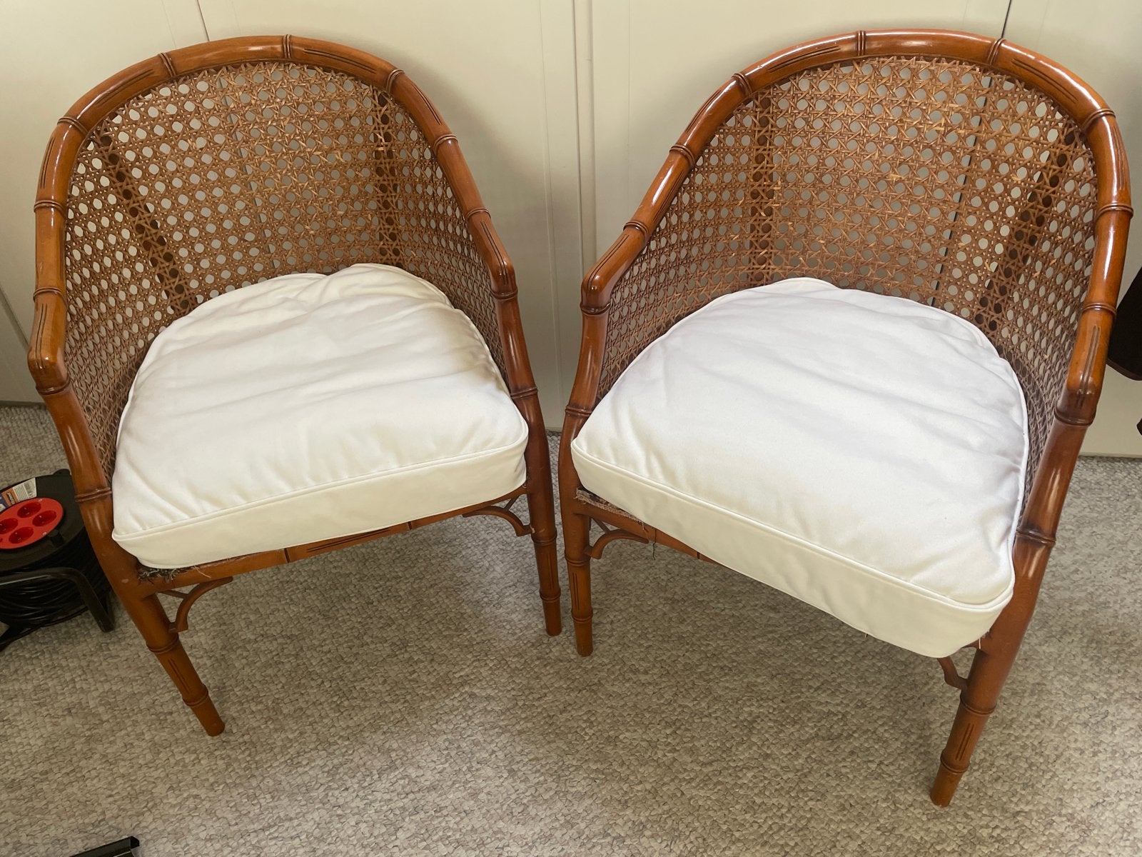 2 Koloniale Bamboe Stoelen met Rotan en Kussens, Ophalen