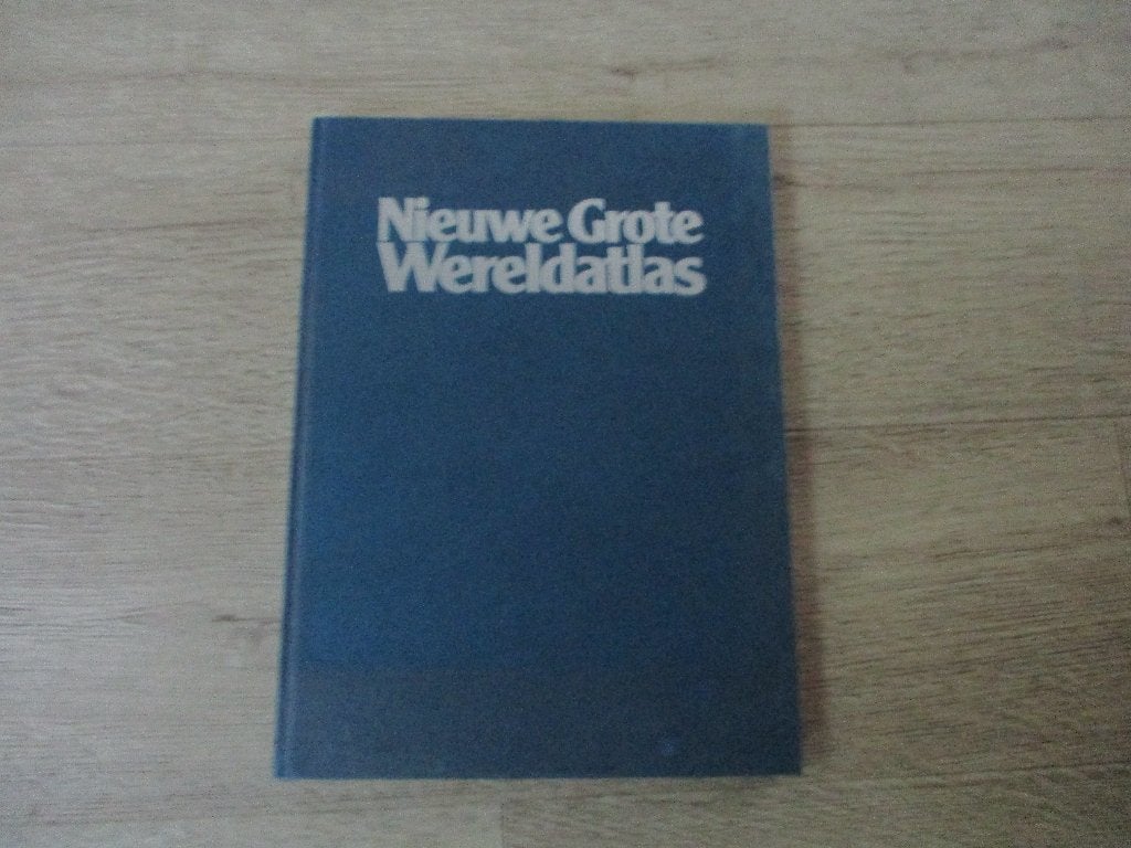 nieuwe wereld atlas van elsevier oud, Boeken, Overige atlassen, Ophalen of Verzenden, Zo goed als nieuw, 1800 tot 2000