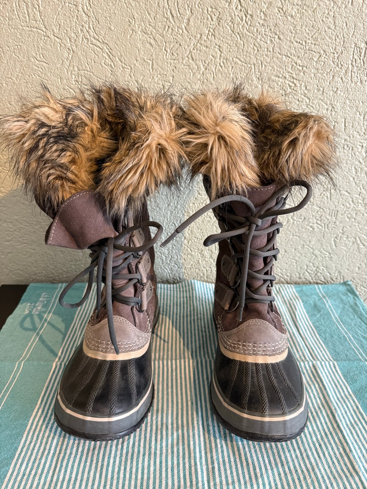 Sorel Winterlaarzen met nepbont - Maat 39.5, Ophalen, Zo goed als nieuw, Bruin, Snowboots