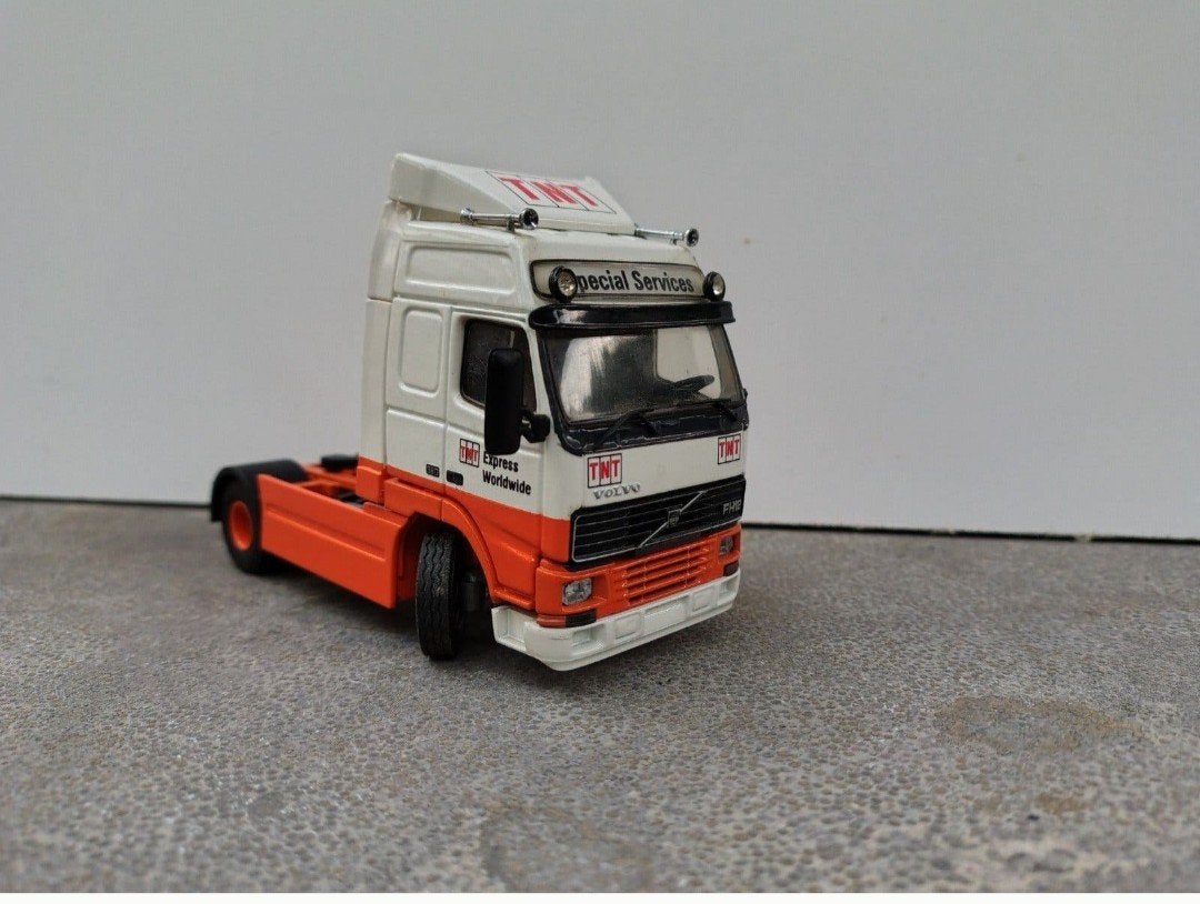 Tekno Volvo TNT Special Services model vrachtwagen, Hobby en Vrije tijd, Ophalen of Verzenden, Zo goed als nieuw, Bus of Vrachtwagen