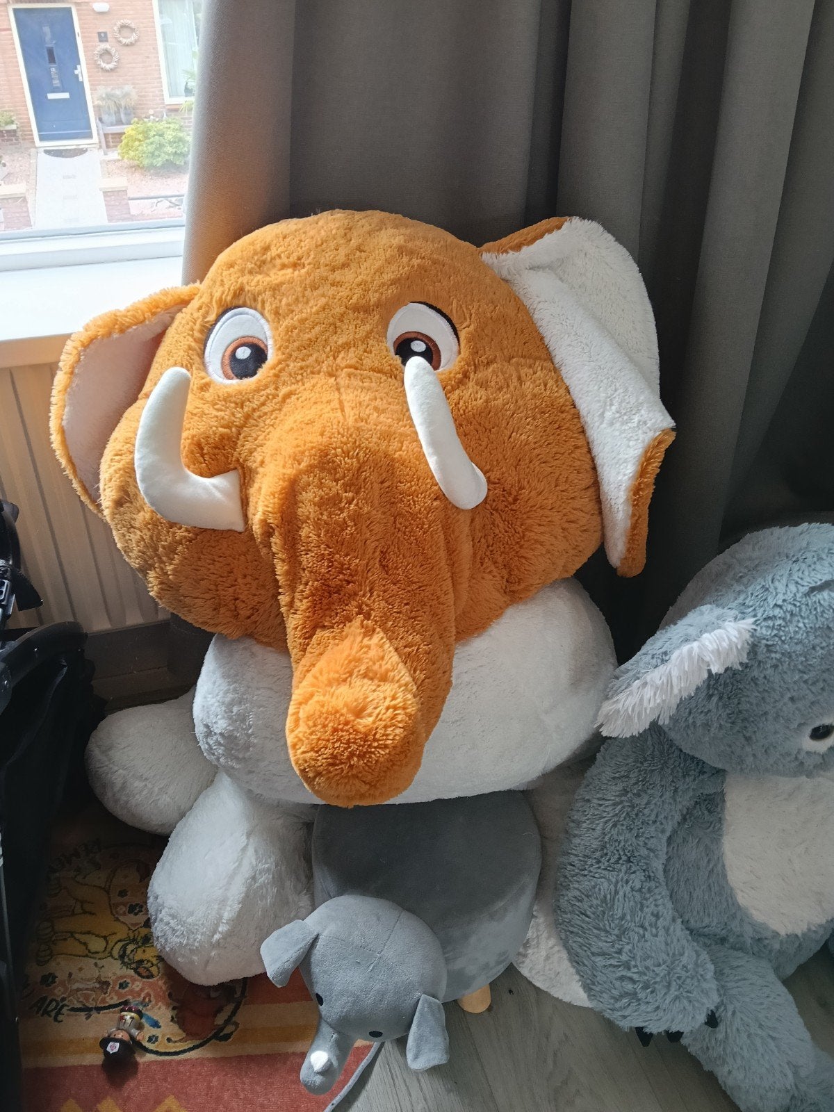 Grote knuffels: olifant, koala en kleine olifant, Ophalen, Oranje, Zo goed als nieuw, Olifant